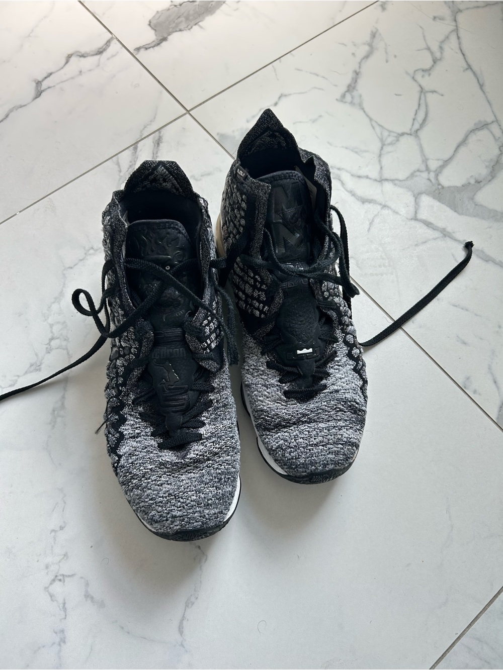 Men's LeBron 17 In the Arena (Oreo ) Athletic Shoes size 12